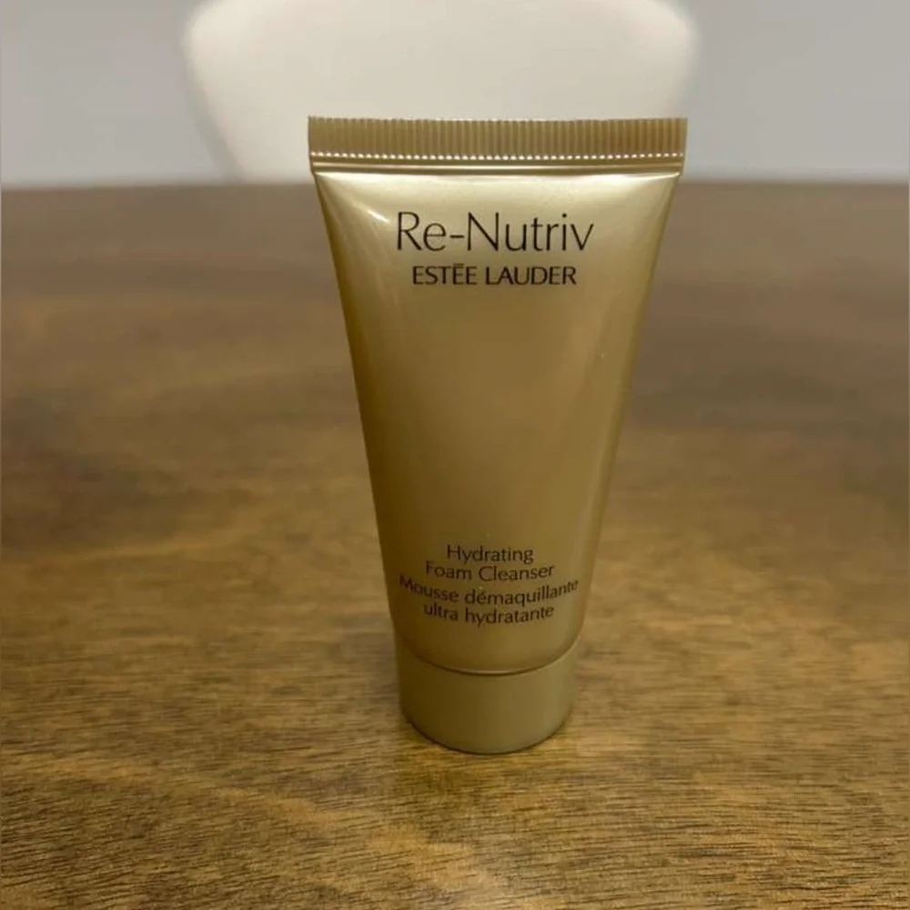 Estee Lauder ReNutriv Ultimate The Secret Of‎ Infinite Brilliance (0378)